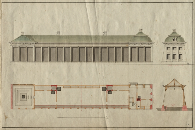 Entwurfszeichnung des nördlichen Treibhauses, das als drittes Gebäude der Orangerie errichtet wurde. Um das natürliche Gefälle des Bauplatzes optisch auszugleichen, wurde der östliche Pavillon (rechts) mit einem etwas höheren Pagodendach versehen. Bis auf den heute nicht mehr vorhandenen barocken Fassadenschmuck ist das Treibhaus in seiner ursprünglichen Gestalt erhalten. (Original: ThStA Gotha)