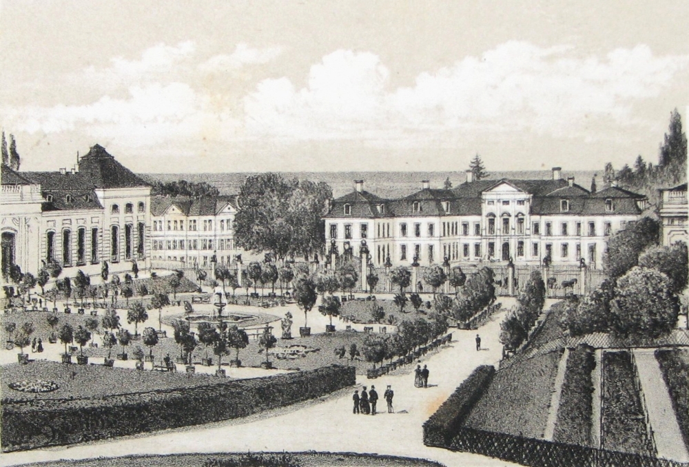 Um 1875 schuf Robert Geissler diese „Orangeriegarten mit Friedrichsthal“ betitelte Lithografie. Gut zu erkennen ist darauf das nun flache Brunnenbecken mit dem neuen metallenen Springbrunnen. (Original: MRV)